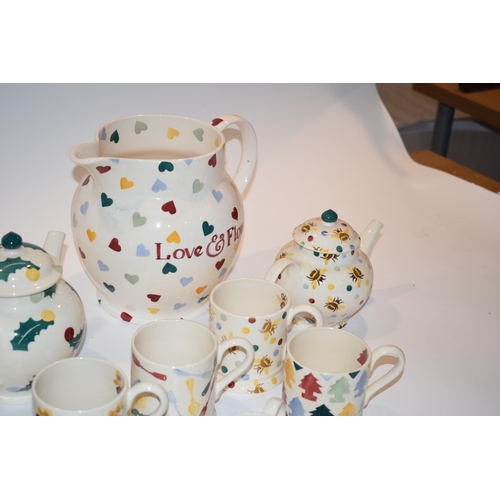 145 - Emma Bridgewater Pottery in the Polka Dot patterns to include Polka Hearts six pint jug, Polka Stars... 