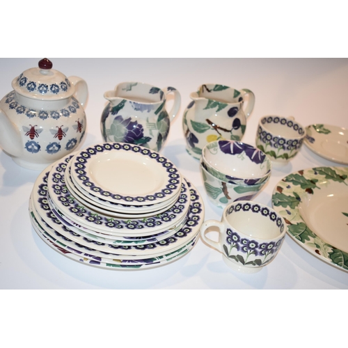 146 - Emma Bridgewater Pottery to include a Tiny Thistle plate, a Morning Glory figs old bowls, Bedales Be... 