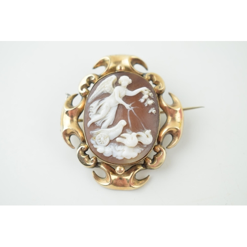 381 - 9ct yellow gold Victorian cameo mourning brooch. 5cm. Gross weight 14.2g.