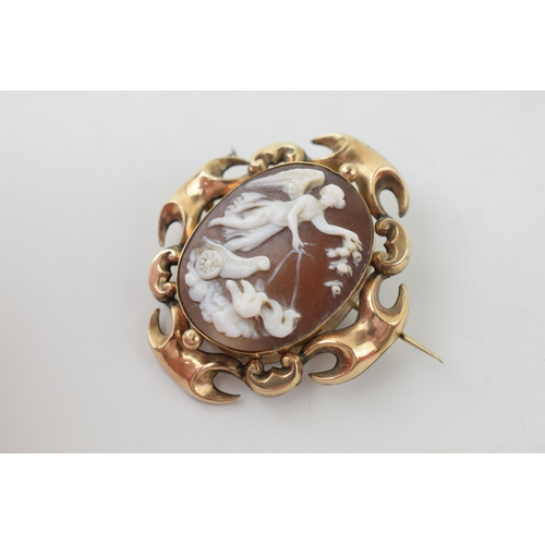 381 - 9ct yellow gold Victorian cameo mourning brooch. 5cm. Gross weight 14.2g.