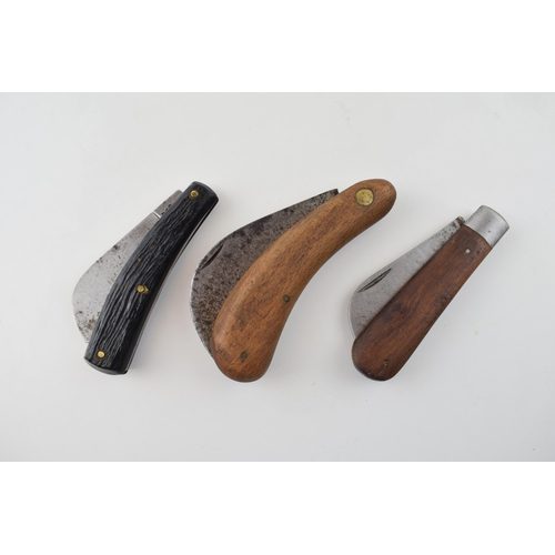 4 - Three Vintage Pruning Pocket Knives to include German 'Korium' Wooden Handle Pruner, an A Wright & S... 