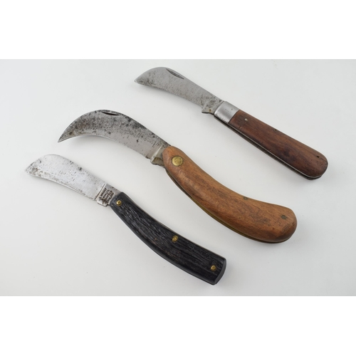 4 - Three Vintage Pruning Pocket Knives to include German 'Korium' Wooden Handle Pruner, an A Wright & S... 