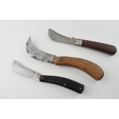 4 - Three Vintage Pruning Pocket Knives to include German 'Korium' Wooden Handle Pruner, an A Wright & S... 