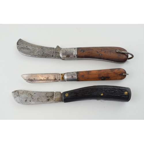 5 - Three Vintage Pruning Pocket Knives to include a Taylor's Eye Witness Sheffield Wooden Handle Pruner... 