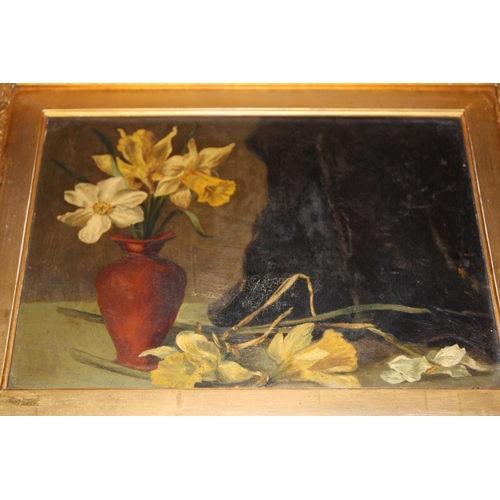 114 - Unattributed oil on canvas. Still life depicting Daffodils in vase in period gilt frame. 19th centur... 