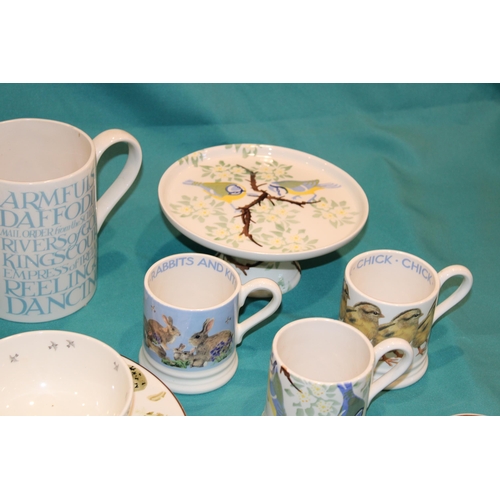 148 - Emma Bridgewater Pottery to include an Egg & Feather six pint jug (handle af), plates and mugs, a Bl... 