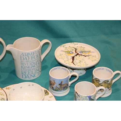 148 - Emma Bridgewater Pottery to include an Egg & Feather six pint jug (handle af), plates and mugs, a Bl... 