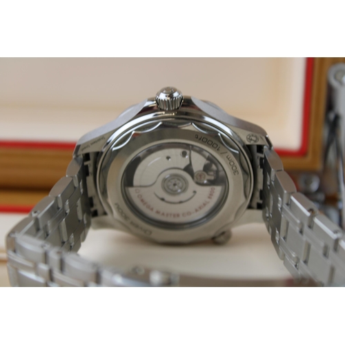 235 - A gentleman`s Omega Seamaster Diver 300 REF 21030422003001Calibre No. 8800 Watch No. 89826766. 2019.... 