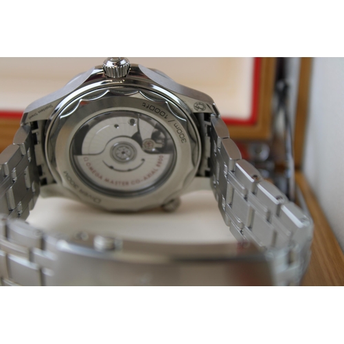 235 - A gentleman`s Omega Seamaster Diver 300 REF 21030422003001Calibre No. 8800 Watch No. 89826766. 2019.... 