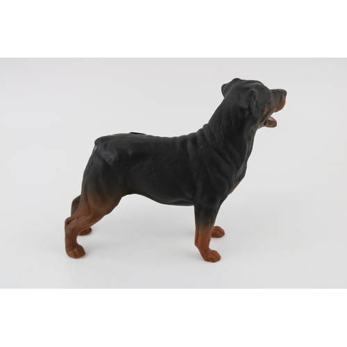 76 - Beswick Rottweiler in matte.