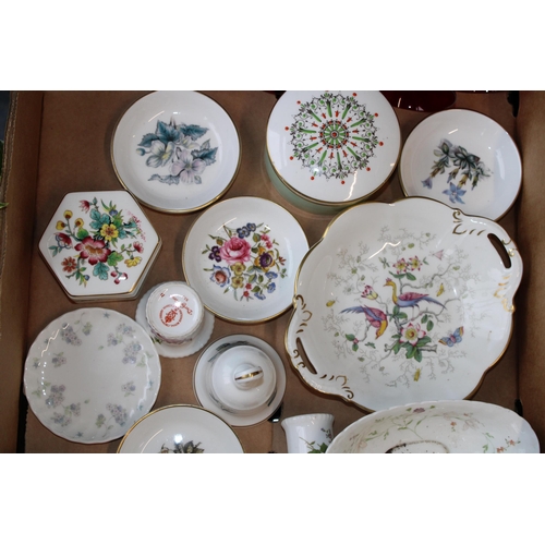 20 - A mixed collection of ceramics to include Wedgwood and Coalport pin dishes, vases and lidded pots. (... 