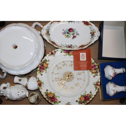 67 - A collection of Royal Albert items to include dinner ware and novelty items in the 'Old Country Rose... 