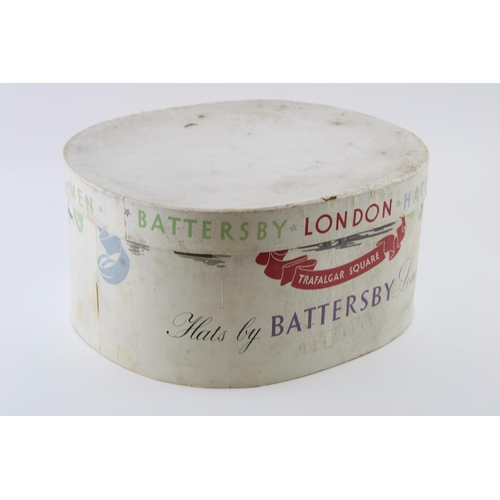 69 - A vintage 'Battersby London' Hats for Men, Hat box. Height 17cm.