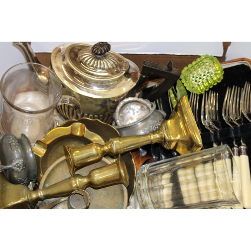 179 - A mixed collection of items to include silver-plated items, pewter and brass. (Qty)