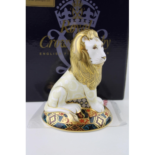 14 - Boxed Royal Crown Derby paperweight, Heraldic Lion, first quality with gold stopper, with certificat... 