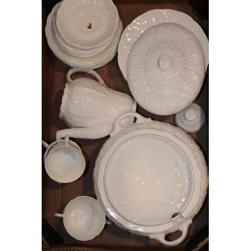 304 - A good collection of Coalport / Wedgwood Countryware tea and dinner ware to include a a soup tureen ... 