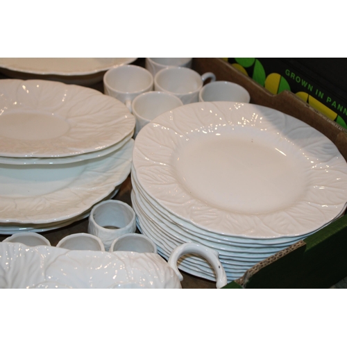 304 - A good collection of Coalport / Wedgwood Countryware tea and dinner ware to include a a soup tureen ... 