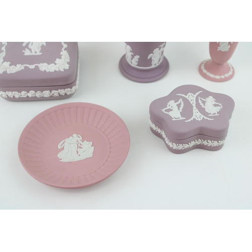 316 - A collection of Wedgwood Jasperware items in Pink and Lilac colours to include 4