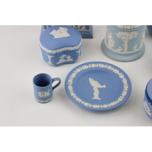 318 - A collection of Wedgwood Jasperware items in Tri Colour, Wedgwood blue and Light Blue to include Tri... 