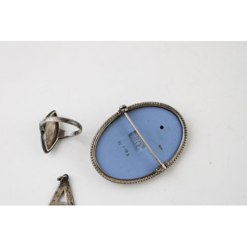 323 - A Wedgwood Jasperware silver brooch (5cm) together with a marquisite ring and a silver letter 'A' pe... 