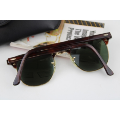 357 - A pair of vintage ladie's Ray-Ban Wayfayer sunglasses. Tortoise shell W0366 style frame with Bausch ... 