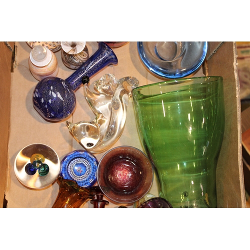 375 - A collection of studio glass to include a Maria Vinka large vase, an irridescent small glass bowl, a... 