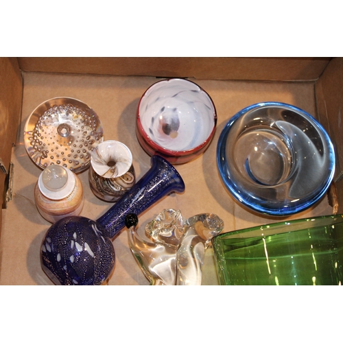 375 - A collection of studio glass to include a Maria Vinka large vase, an irridescent small glass bowl, a... 