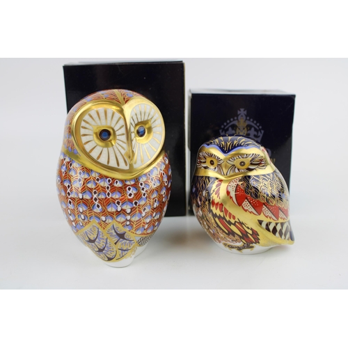 39 - Boxed Royal Crown Derby paperweights, Little Owl and a Barn Owl, first quality with gold stoppers (2... 