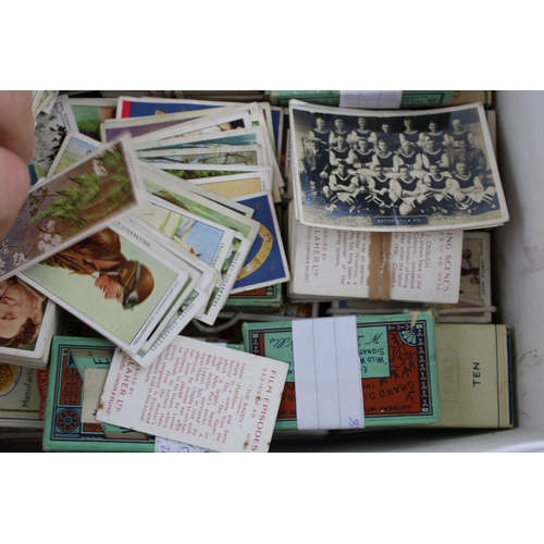 416 - A collection of cigarette cards by 'Will's', 'John Player & Sons', 'Galloper Ltd', together with 'Ar... 