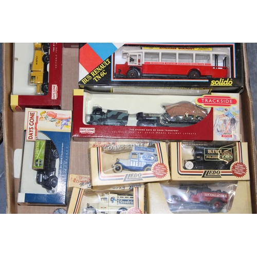 457 - A collection of boxed vintage die cast models to include Matchbox 'Models of Yesteryear', Lledo Days... 