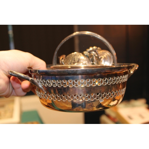 464 - A large collection of metalware to include silver plate, brass and copper items with old horse brass... 