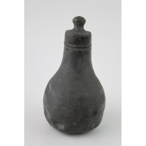 467 - 17th or 18th century pewter baby's bottle, 14cm tall.