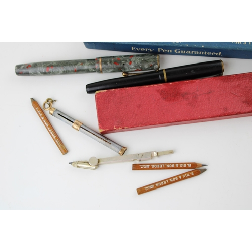 468 - A collection of Vintage marbled Fountain pens with gold nibs to include a Watermans, Conway Stewart ... 