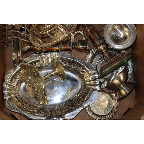 514 - A collection of silver-plated items to include trays, candlesticks, bowls and other similar items. (... 