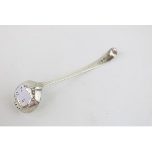 525 - Georgian silver spice sifter ladle, London 1794, Smith & Fearn, 14.7g, 12cm long.