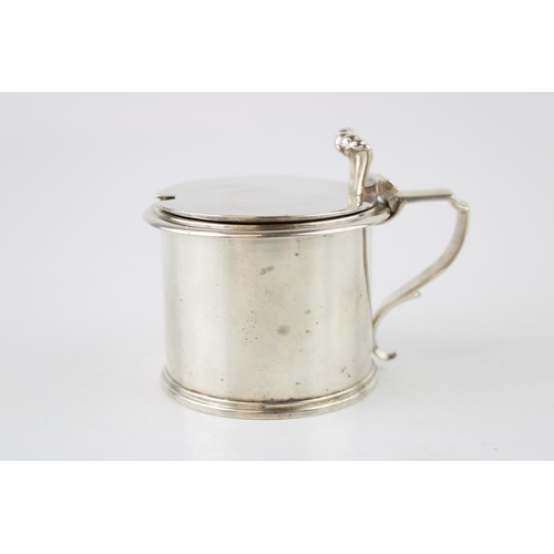 533 - Georgian silver mustard pot, blue glass liner, London 1831, Robert Hennell, 127.5g.