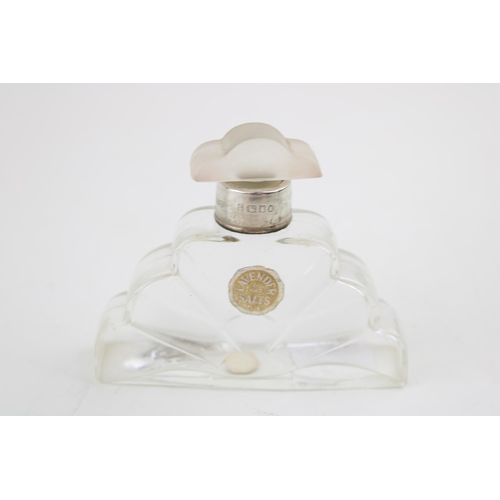 543 - Silver and glass Art Deco smelling salts jar, London 1935, H Perkins, 8cm wide.