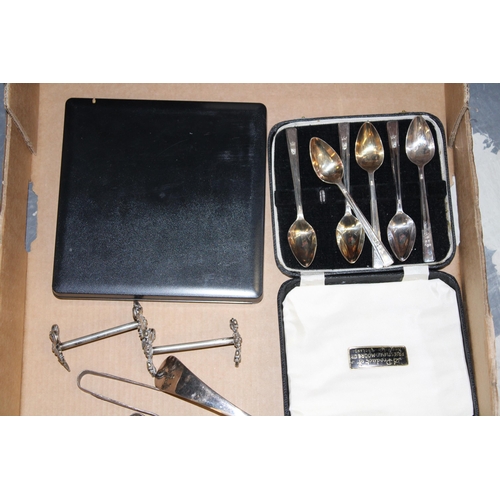 566 - A mixed collection of silver plated items to include cased silver spoons and salts together with a l... 