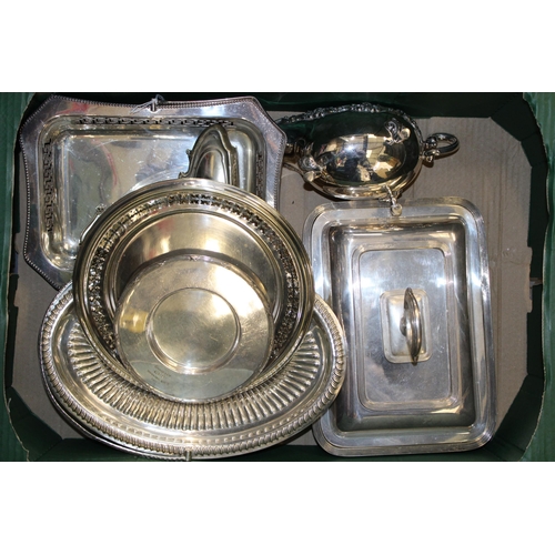 579 - Silver plated items to include baskets, entree dishes, plates and others (Qty).