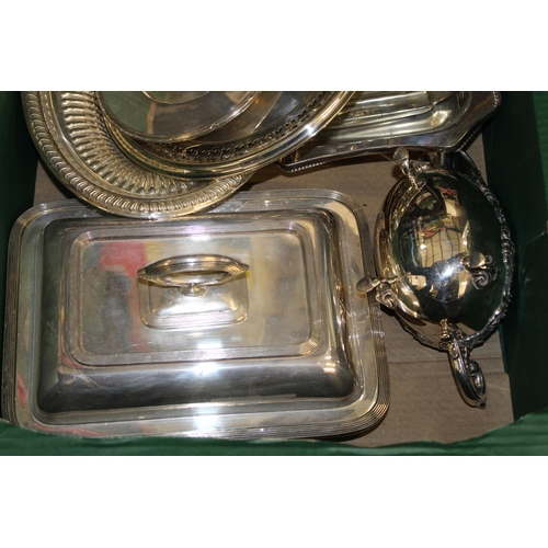 579 - Silver plated items to include baskets, entree dishes, plates and others (Qty).