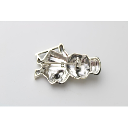 590 - Contemporary sterling silver brooch, Beatrix Potter character 'Amiable Guinea Pig', black enamel jac... 