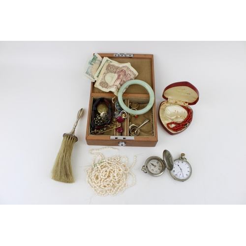 626 - Mixed items to include a silver handled brush, metal cased pocket watches and others (Qty).