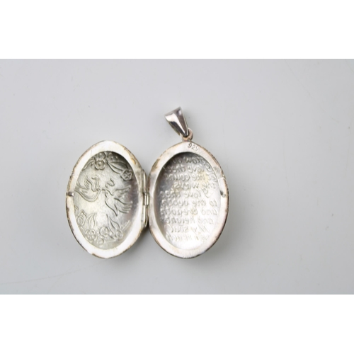 606 - Silver oval locket with love birds to front and romantic verse ' How Do I Love Thee...', 10.0g.