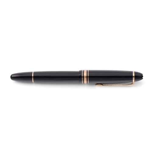 246 - Montblanc Meisterstuck 146 Fountain Pen in black with one broad and two narrow gold bands, 14ct bi-c... 