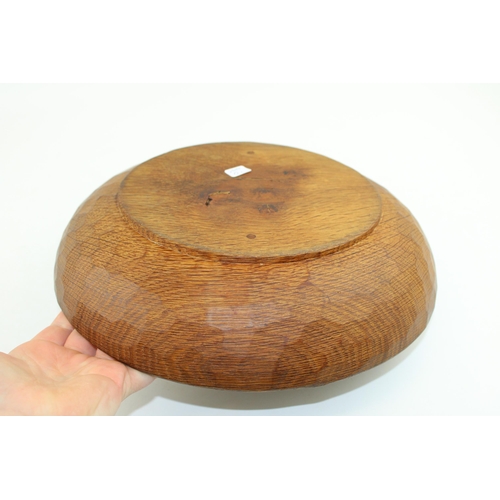 127 - Robert 'Mouseman' Thompson carved oak fruit bowl, central mouse, 29.5cm diameter.