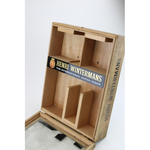 13 - Henri Wintermans International Dutch Cigar case, self standing, slanted, 33.5cm tall.