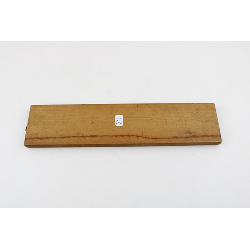 15 - Joules Stone Ales cribbage board, 31cm long.