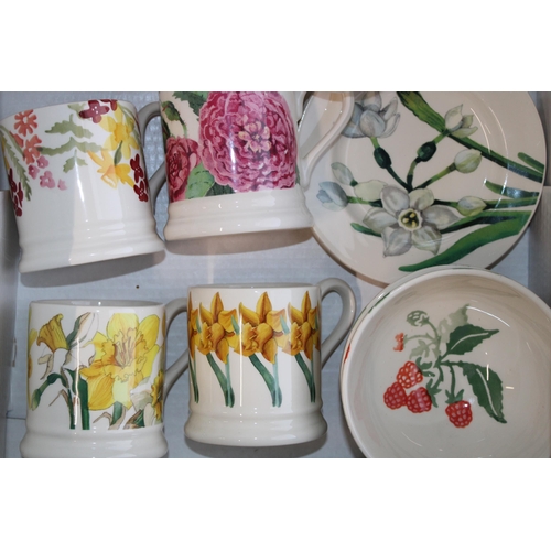 226 - Emma Bridgewater pottery to include 7 mugs in floral and chicken patterns, 2 Winter Flowers side pla... 