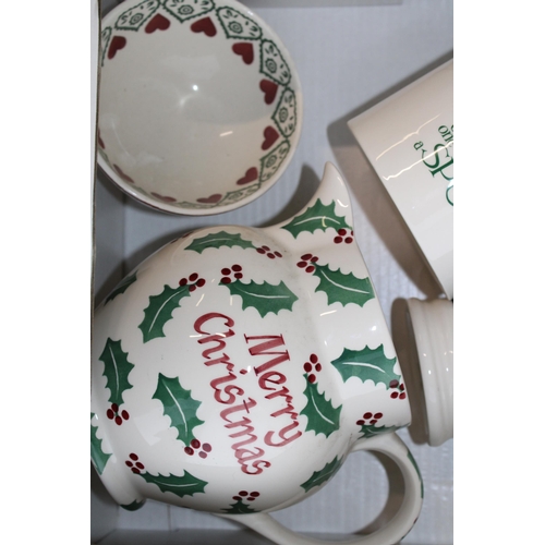 227 - A collection of Emma Bridgewater pottery to include a Holly 3 pint jug, a Christmas Toast large jug,... 