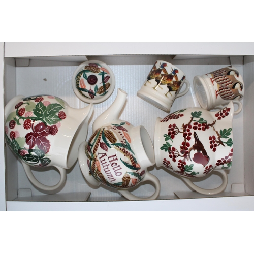 234 - Emma Bridgewater pottery to include a Feathers 4 person teapot, a Blackberry 3 pint jug, a Robin 3 p... 